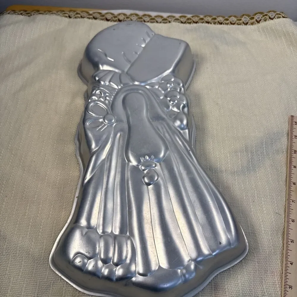 Vintage 1975 Wilton Holly Hobbie Aluminum Cake Pan Baking Mold #502-194